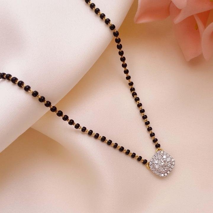 Glowing Bond Diamond Mangalsutra