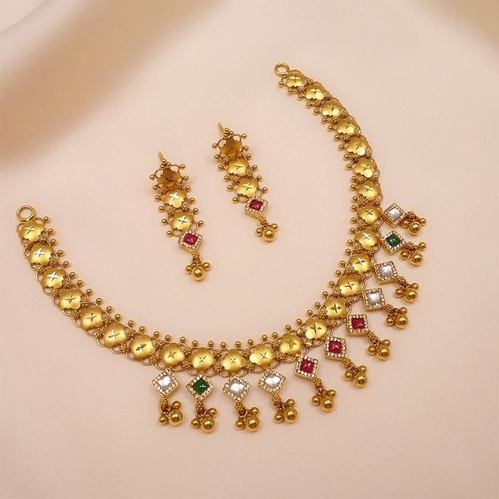 Eloria Antique Gold Necklace